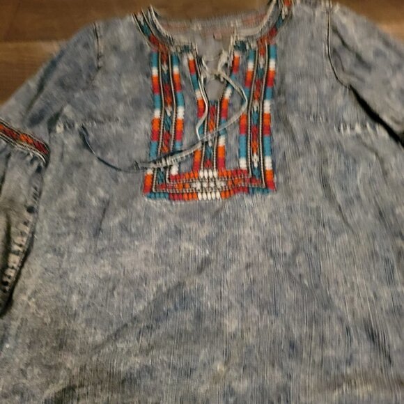 Sharon Young Denim Peasant Style top with Embroidery.  Size Med. - Picture 3 of 8